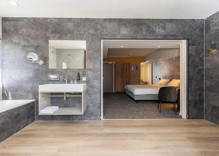 Fletcher Restaurant Erica 4*